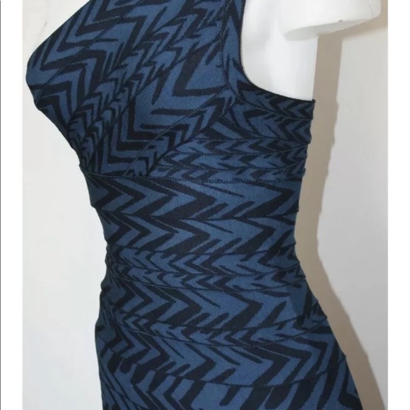 Herve Leger Dress Size Medium - Picture 5 of 5